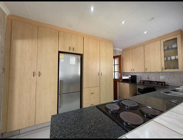 3 BEDROOM PROPERTY TO RENT IN PARKRAND